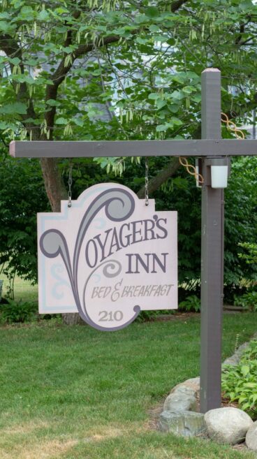 Voyager's Inn Bed and Breakfast sign